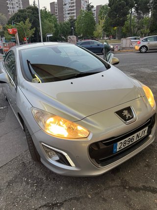 Peugeot 308 cc 2011