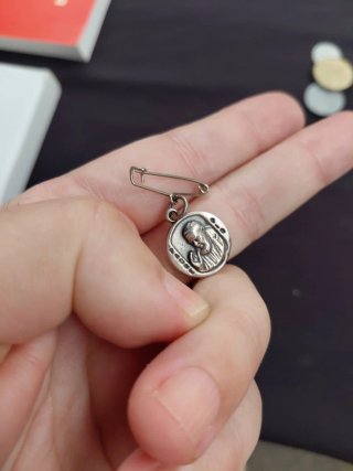 Reliquia Medalla Padre Pío de Peltre bendecida