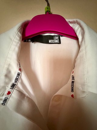 Blusa Love Moschino