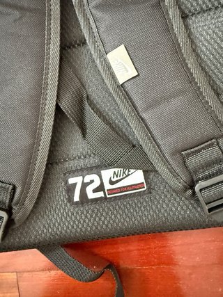 Mochila Nike Negra Grande con etiqueta