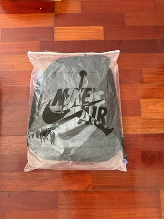Mochila Nike Negra Grande con etiqueta