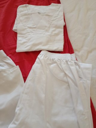 2 Uniformes sanitario mujer,2 casacas,2 pantalone