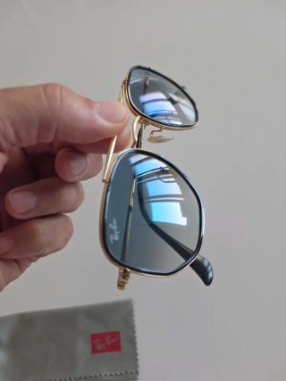 Gafas de sol Ray-Ban RB3648M Doradas.