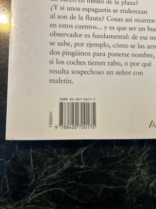 Diecisiete cuentos y dos pingüinos