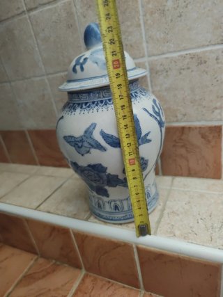 Vaso decorativo in ceramica blu e bianco