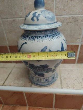 Vaso decorativo in ceramica blu e bianco
