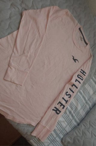 Camiseta Hollister manga larga rosa