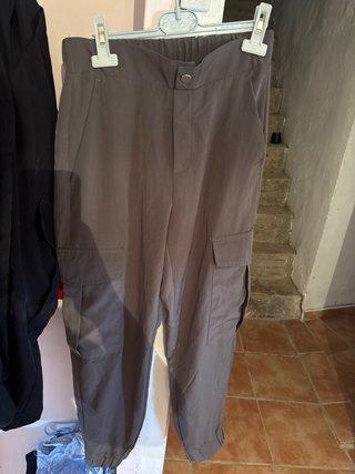 Pantalones cargo Zara marrones talla  xs 8€ los do