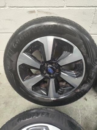 Llantas Subaru Forrster  R17 de 2016.