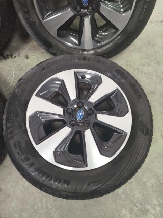 Llantas Subaru Forrster  R17 de 2016.
