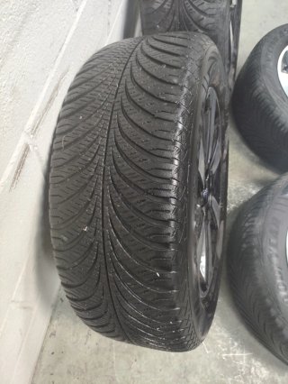 Llantas Subaru Forrster  R17 de 2016.