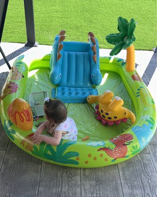 Piscina infantil hinchable dinosaurio