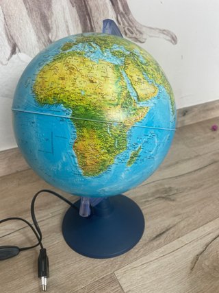 Globo terráqueo luminoso