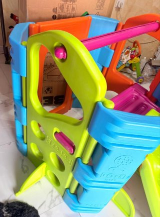 Tobogán y columpio infantil