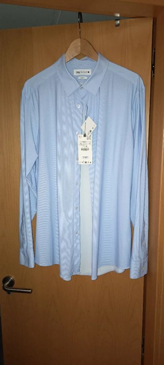 Camisa blanca de manga larga