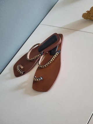 Sandalias planas Zara cadena dorada