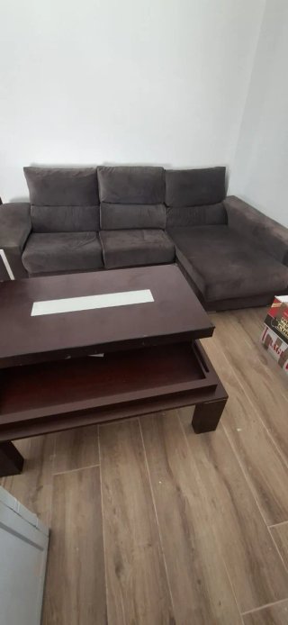 Mesa de centro de madera y cristal