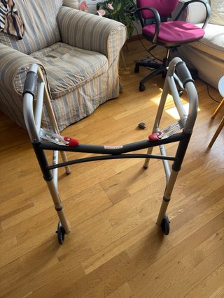 Andador Plegable Adulto con Ruedas