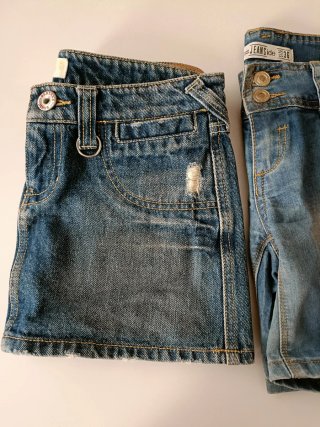 Minifalda y pantalón vaquero