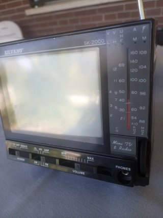 Mini TV y Radio Silvano SK-2000