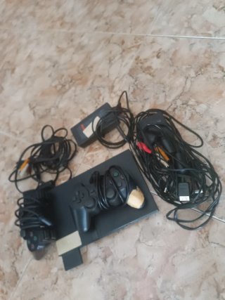 Consola PS2 Sony Negra con 2 Mandos y Cables