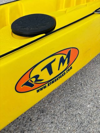 Kayak Amarillo y Rojo con Remos y Asientos
