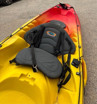 Kayak Amarillo y Rojo con Remos y Asientos
