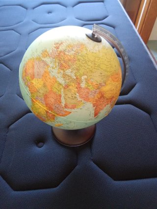 Globo terráqueo de pie básico
