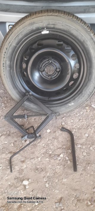 Rueda repuesto + gato + llave