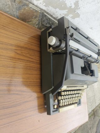 Máquina de escribir Olivetti LINEA 98 Vintage