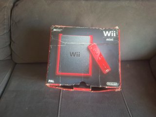 Nintendo Wii Mini Negra y Roja