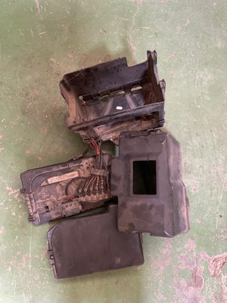 Caja Batería Seat León 1