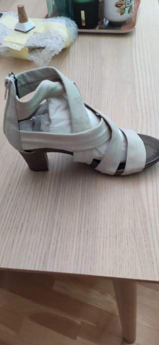 Sandalias Plumers Piel Beige Tiras Cruzadas
