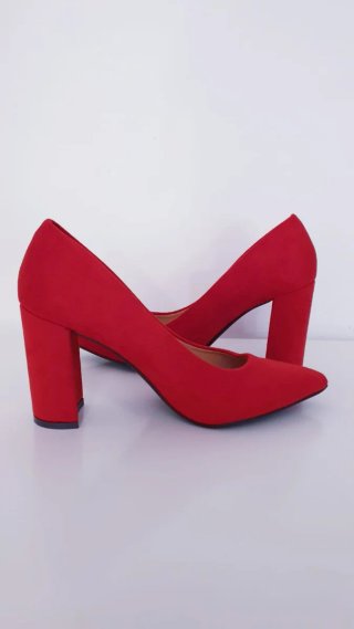 TACONES DE GAMUZA COLOR ROJO "MARYPAZ"