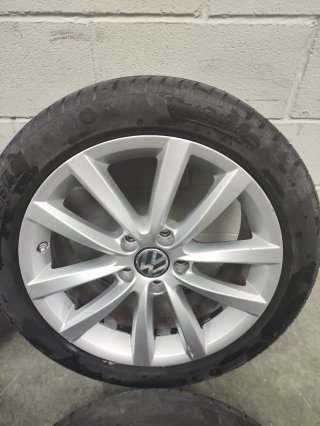 Llantas Volkswagen Passat B7 R17 de 2014.