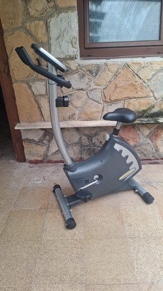 Bicicleta Estática BH Fitness Rhyno H490