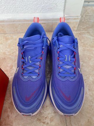 Nike Vomero plus ZoomX Morado