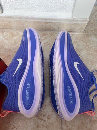 Nike Vomero plus ZoomX Morado