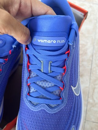 Nike Vomero plus ZoomX Morado