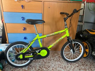 Bicicleta infantil verde
