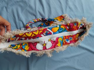 Bolso de playa multicolor con flecos