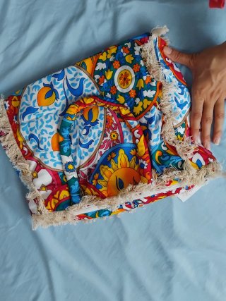 Bolso de playa multicolor con flecos