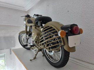 Réplica Moto Royal Enfield Beige
