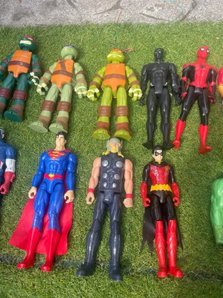 Action figure Marvel e Tartarughe Ninja 25 cm