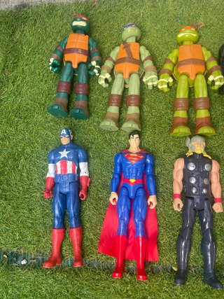 Action figure Marvel e Tartarughe Ninja 25 cm