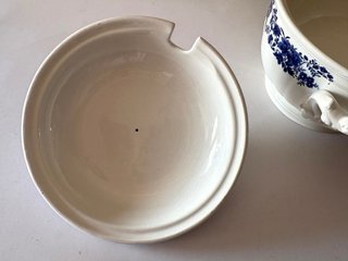 Sopera San Claudio Loza Porcelana Azul y Blanco