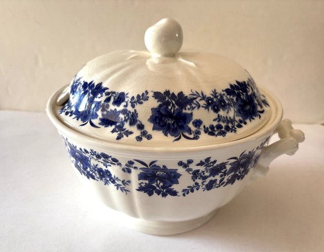 Sopera San Claudio Loza Porcelana Azul y Blanco