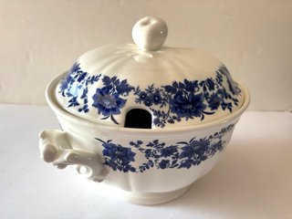 Sopera San Claudio Loza Porcelana Azul y Blanco