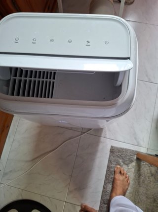 Acondicionador de aire blanco