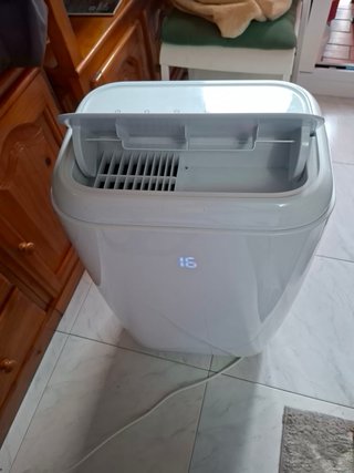 Acondicionador de aire blanco